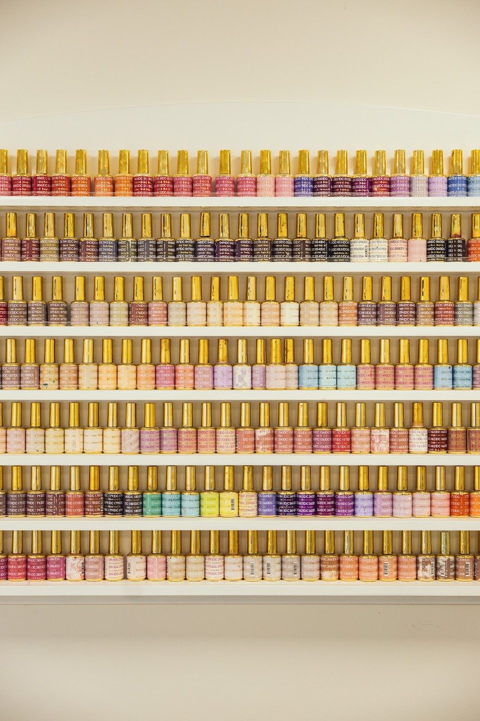The Suukkosan wall of gel polish colours